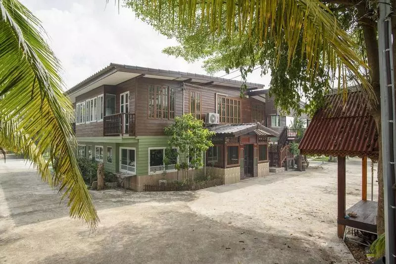 Hotelli Raknatee Resort