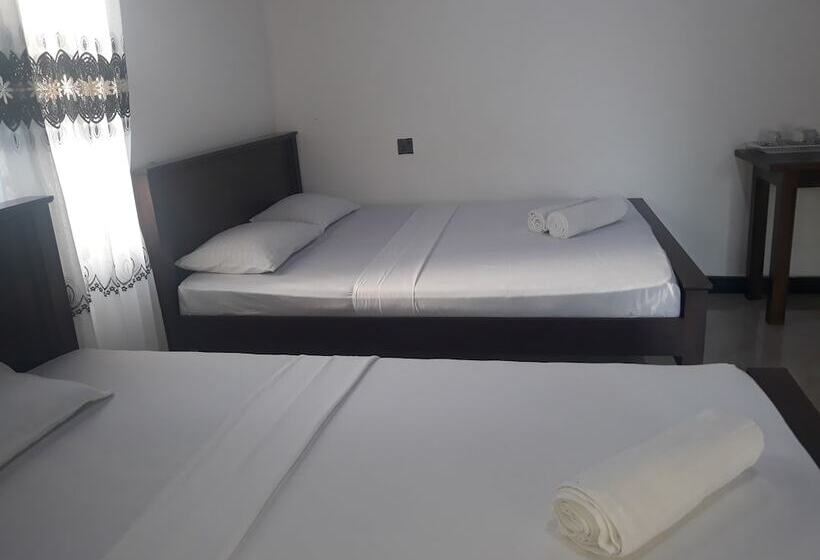 بنسيون Blue Water Lily Yala