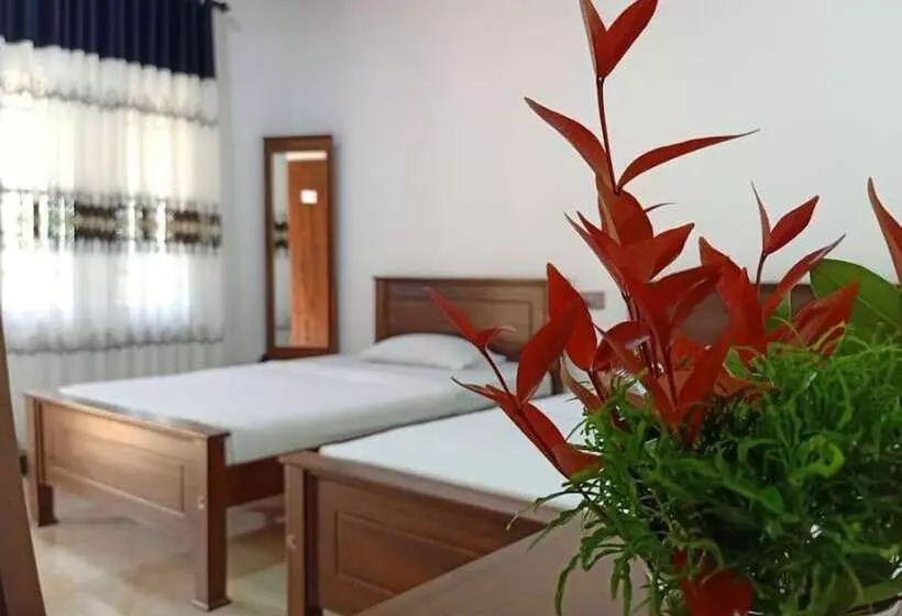 Majatalo Blue Water Lily Yala