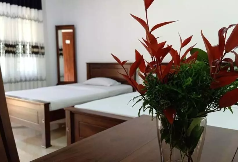 Majatalo Blue Water Lily Yala