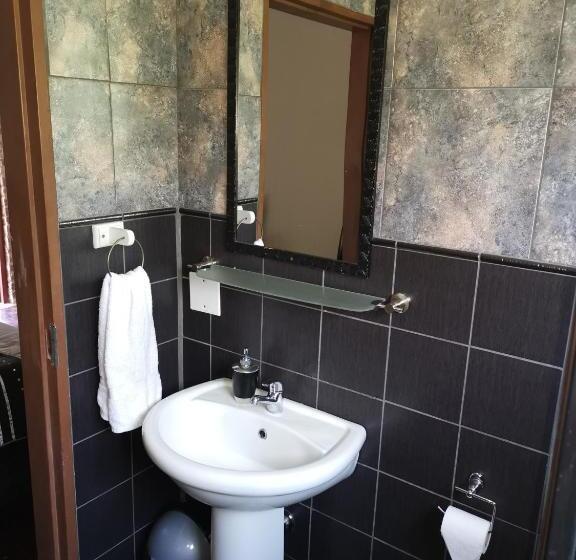 Bastille De Blignaut B&b