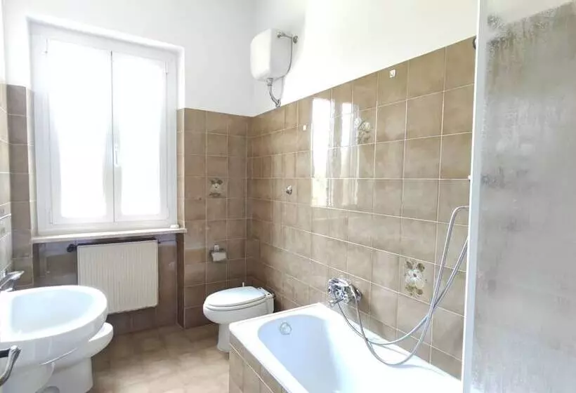 簡易ホテル La Ripa