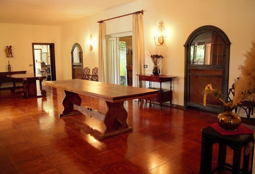 簡易ホテル La Ripa