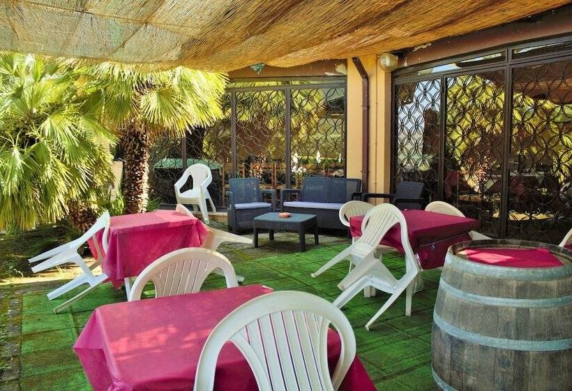 簡易ホテル La Ripa