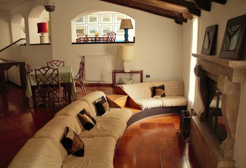 簡易ホテル La Ripa