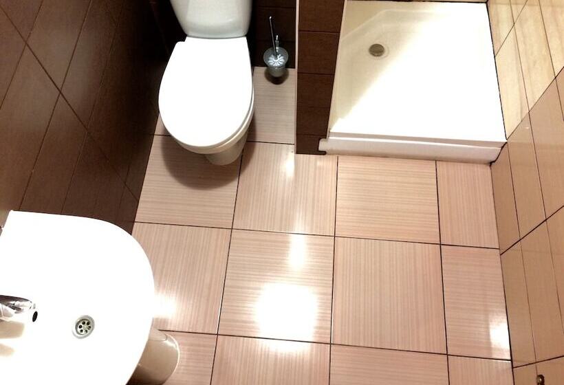 هتل Maloyaroslavets