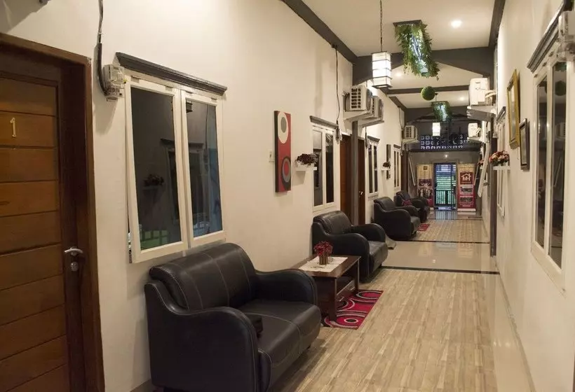 هتل Mh Homestay By Oyo Rooms