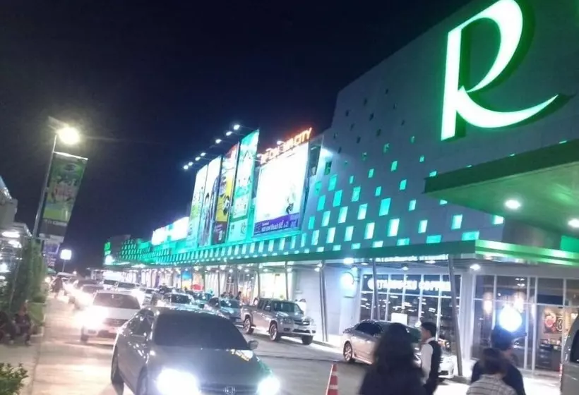 Hotelli Raveekan Resort