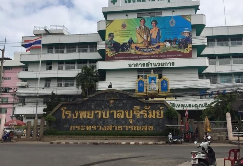 Szálloda Raveekan Resort