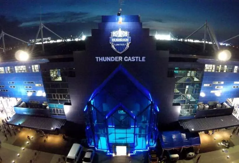 Hotelli Raveekan Resort