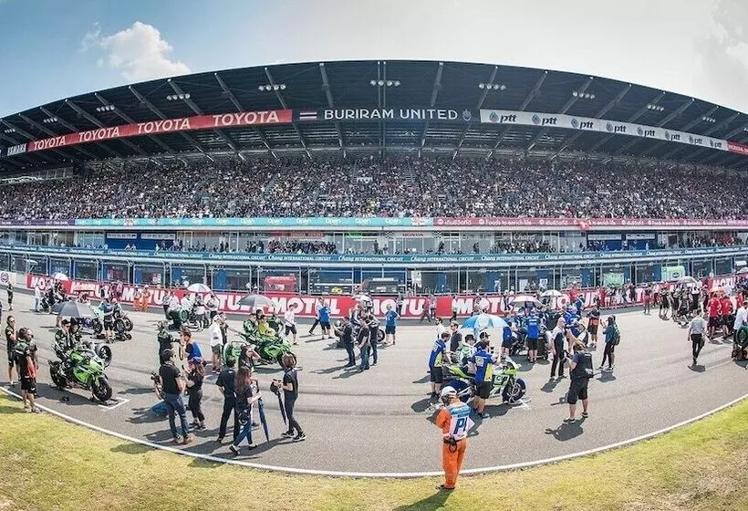 Hotelli Raveekan Resort