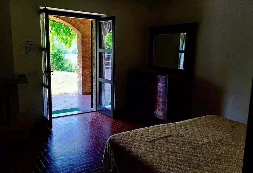 田舎風ホテル Bioagriturismo Olistico Valtidone Verde
