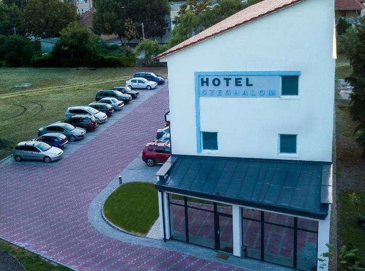 호텔 Szeghalom