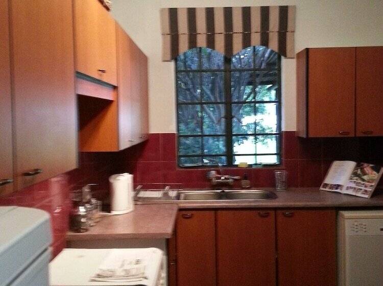 פנסיון Stoneybrooke Farm