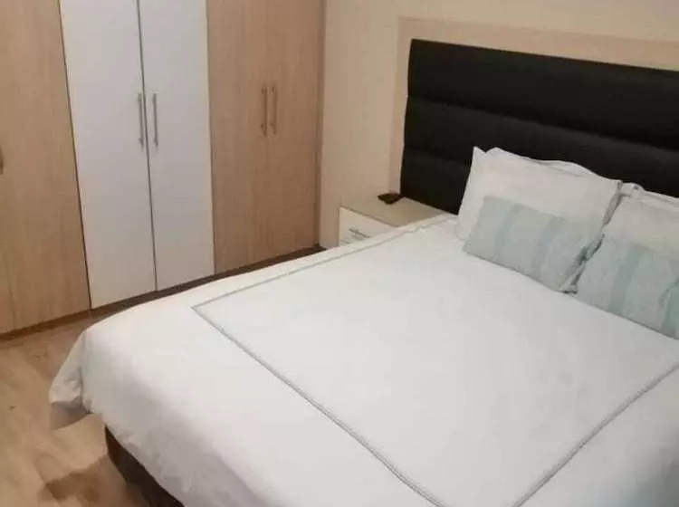 ペンション Thames Guest House