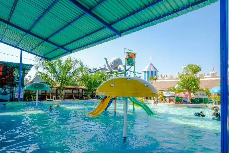 ユースホステル Spot On 1958 Asembagus Family