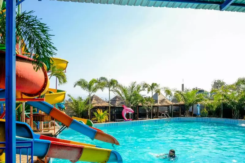 ユースホステル Spot On 1958 Asembagus Family