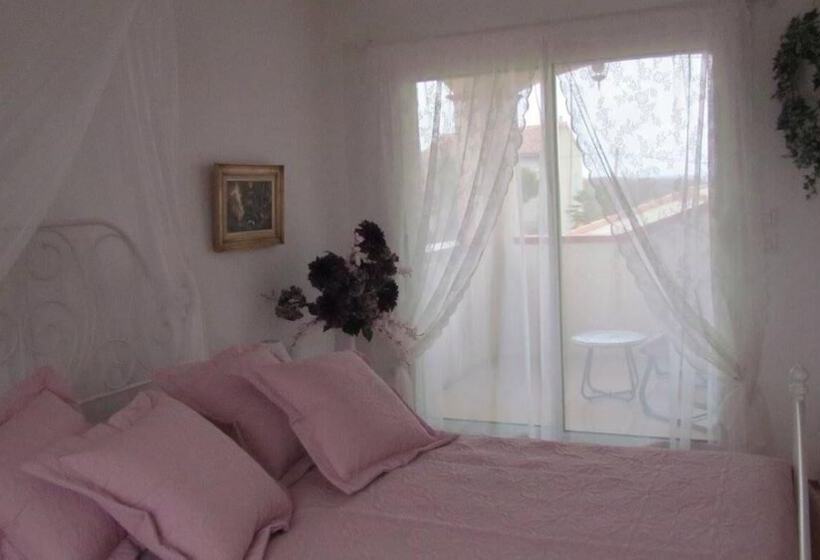 ベッドアンドブレックファースト Les Hirondelles