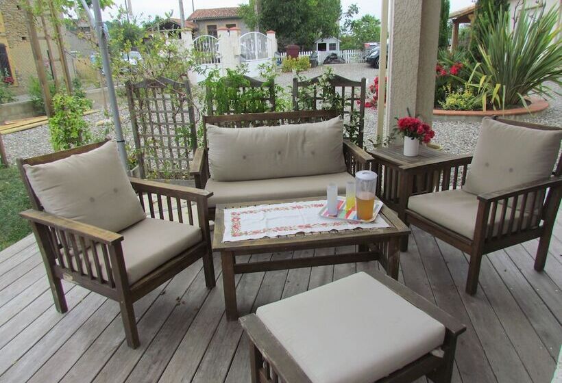 ベッドアンドブレックファースト Les Hirondelles