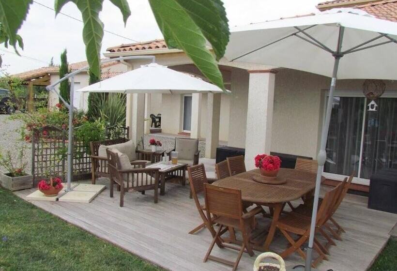 ベッドアンドブレックファースト Les Hirondelles