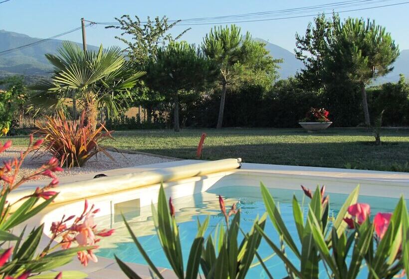 ベッドアンドブレックファースト Les Hirondelles