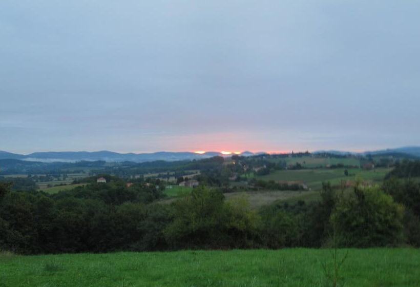 ベッドアンドブレックファースト Les Hirondelles