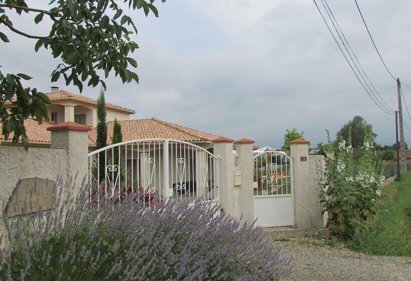 ベッドアンドブレックファースト Les Hirondelles