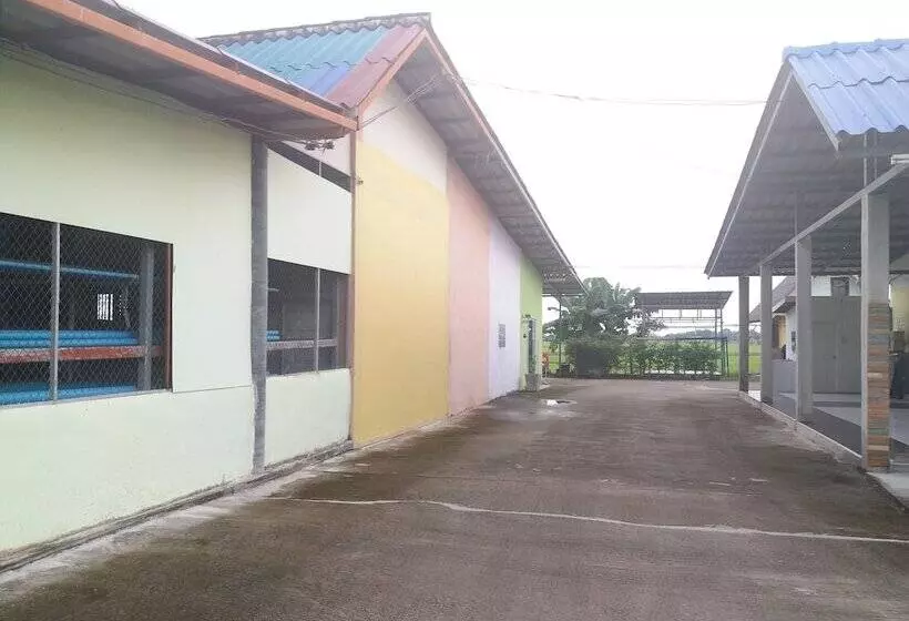 ホテル 7 Up Resort