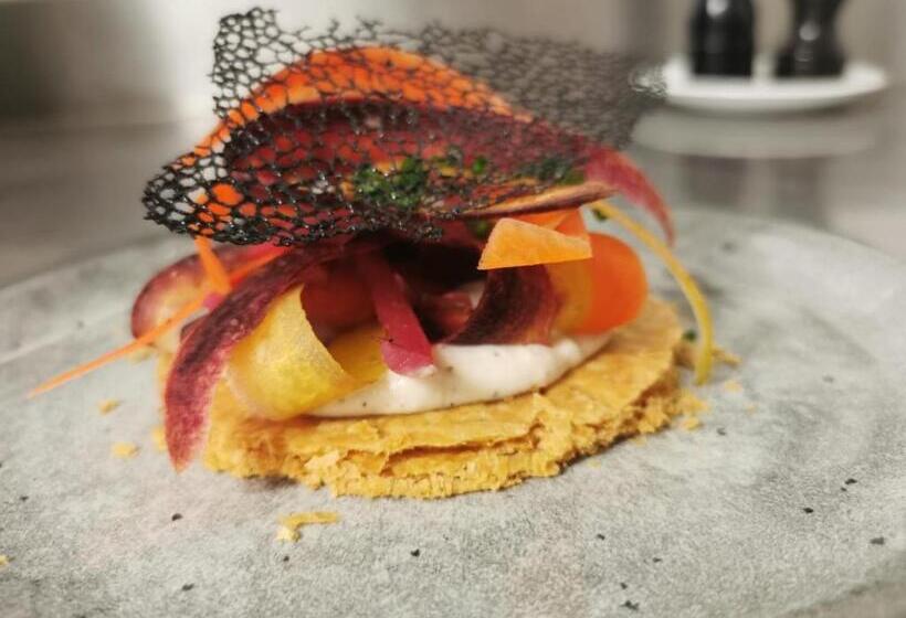 Отель Auberge Des Goubelins