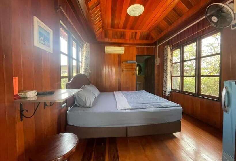 בית מלון כפרי Baan Bangwua Resort