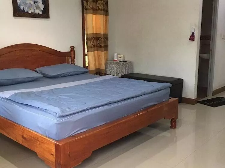 Hotelli Baan Bangwua Resort