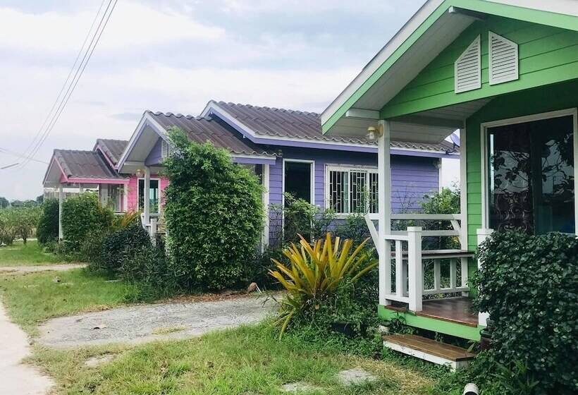 בית מלון כפרי Baan Bangwua Resort