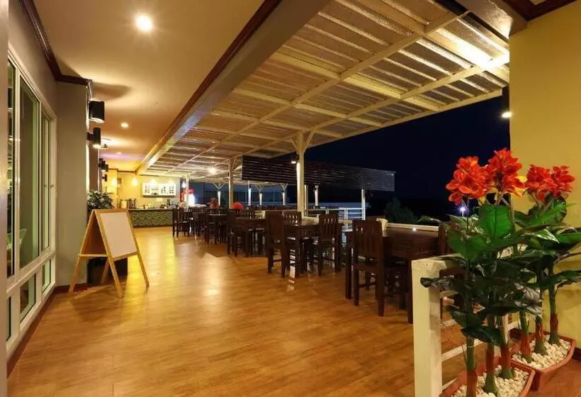 Hotelli Breeze Hill Resort