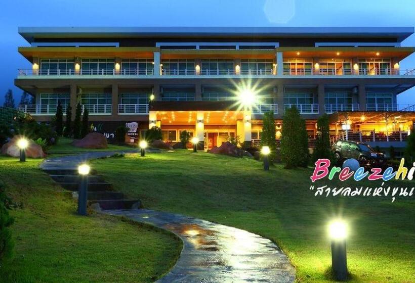 בית מלון כפרי Breeze Hill Resort