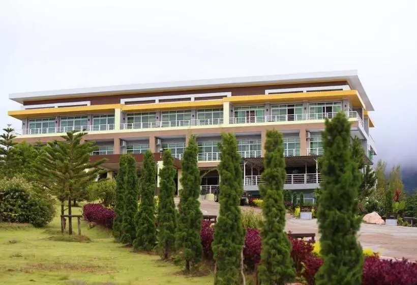 Hotelli Breeze Hill Resort