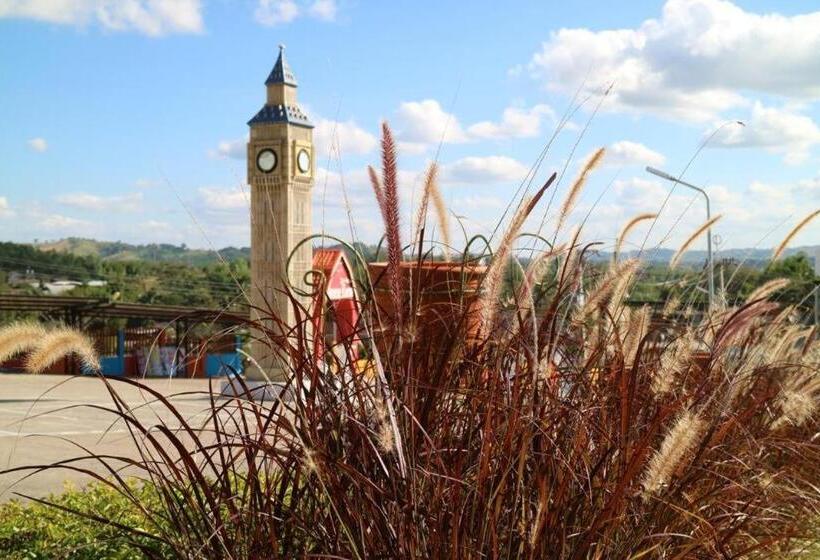 בית מלון כפרי Breeze Hill Resort