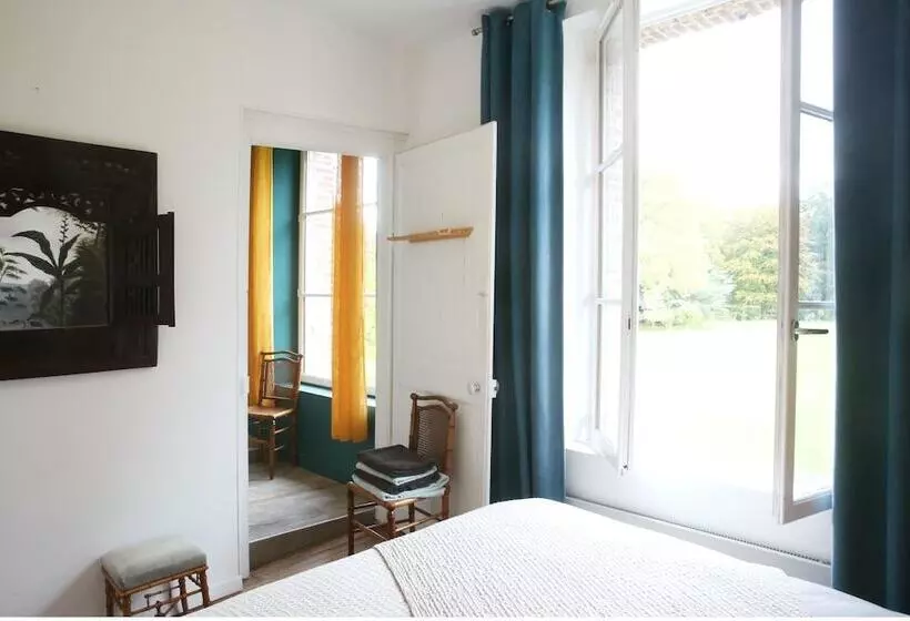 ホテル Château D Harcelaines