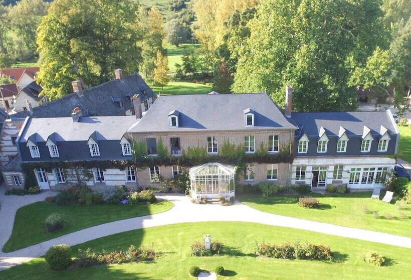 Отель Château D Harcelaines