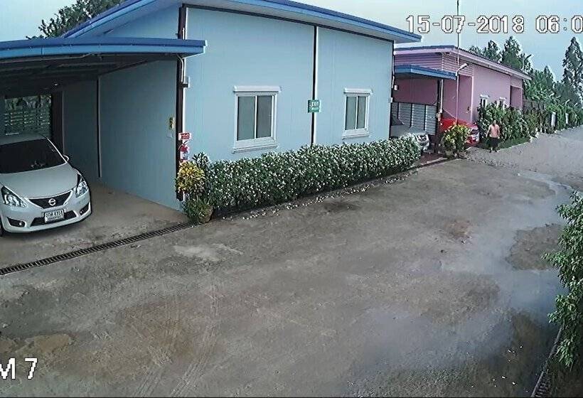 בית מלון כפרי Hi Tech Resort