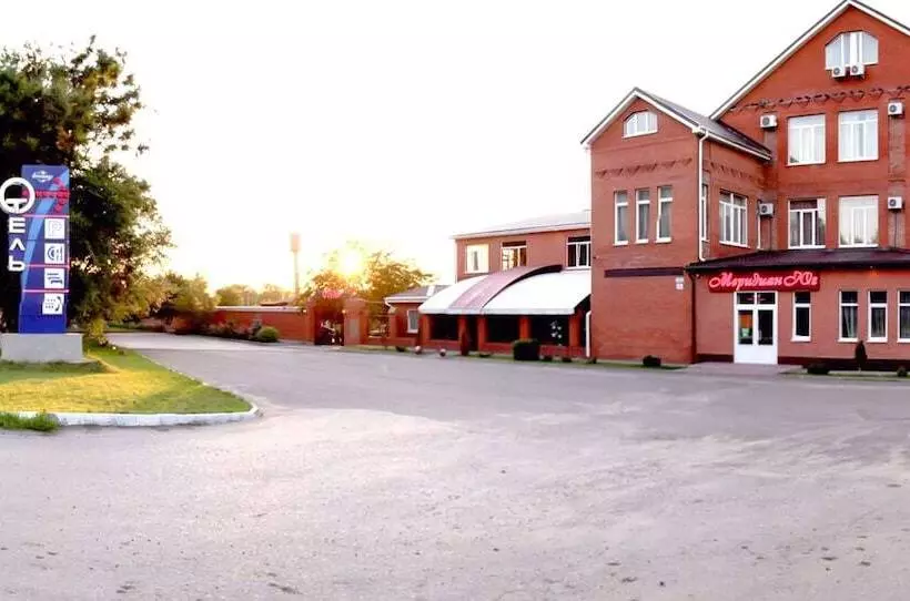 ホテル Meridian Yug