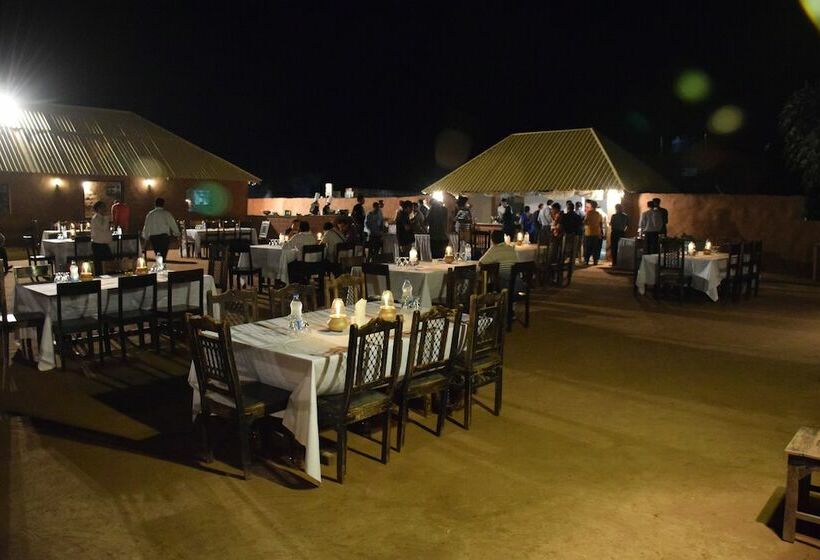 בית מלון כפרי Safari Camp Osian