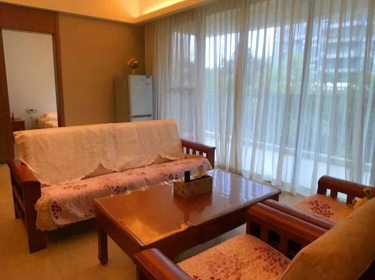 Hotelli Sanya Linglong Lulushun