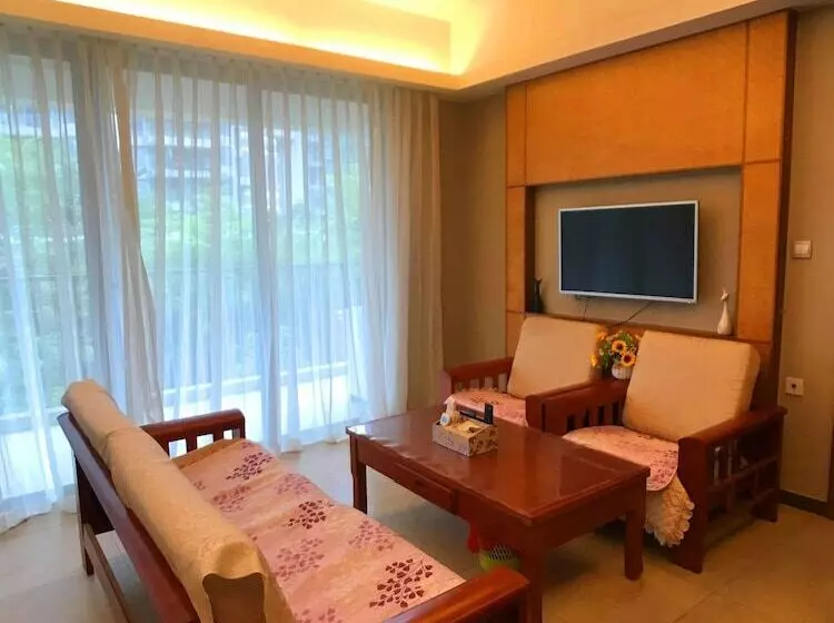 Hotelli Sanya Linglong Lulushun