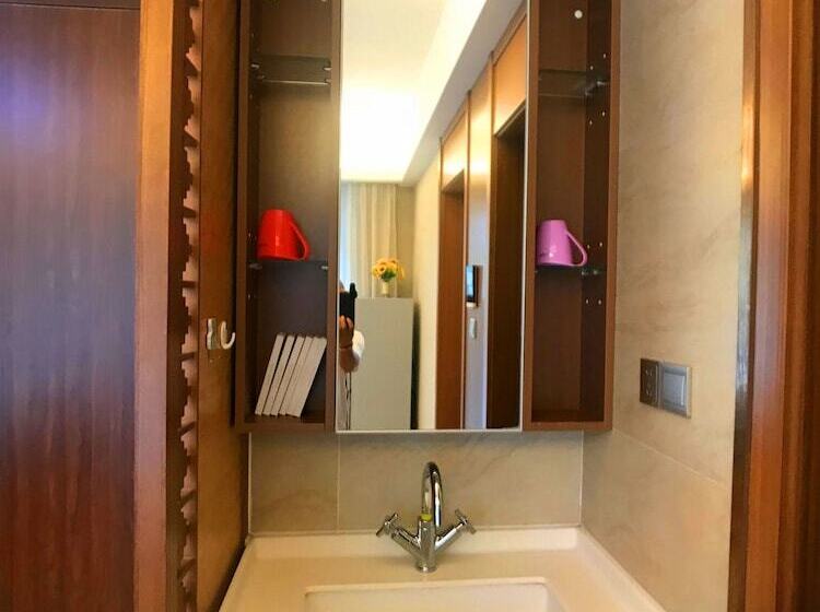 Hotel Sanya Linglong Lulushun