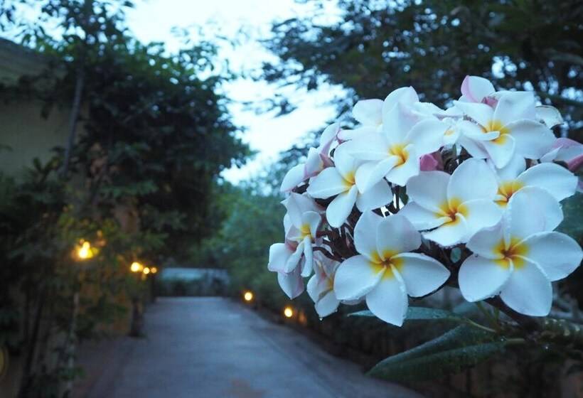 호텔 Tai Baan Resort