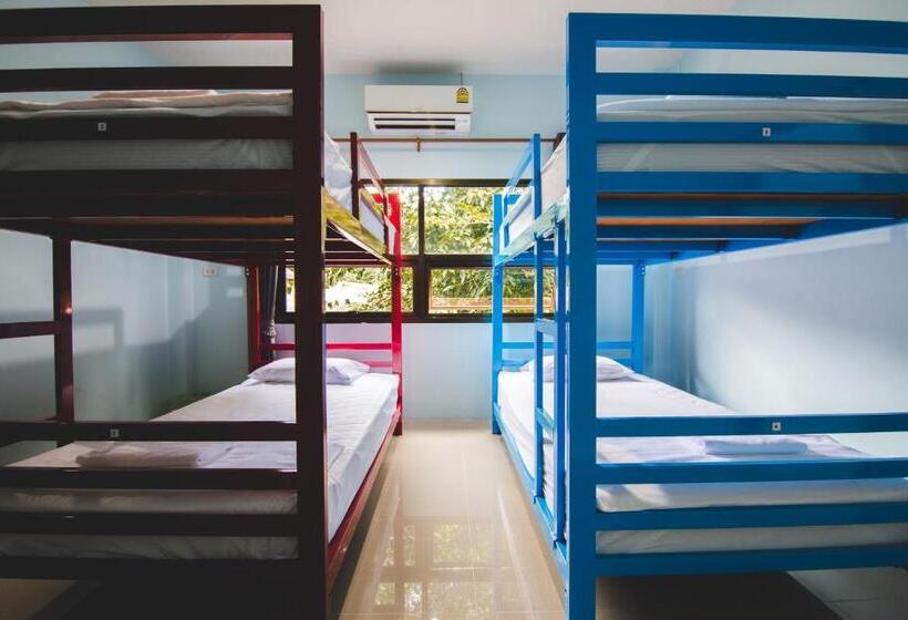 Khaosok Secret Hostel