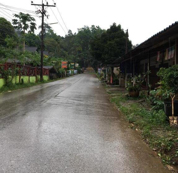 Khaosok Secret Hostel