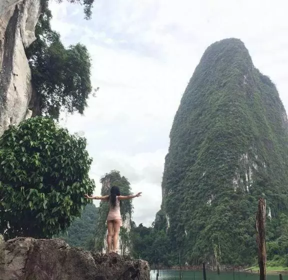 Khaosok Secret Hostel