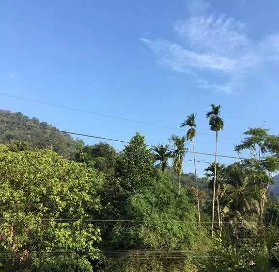 Khaosok Secret Hostel