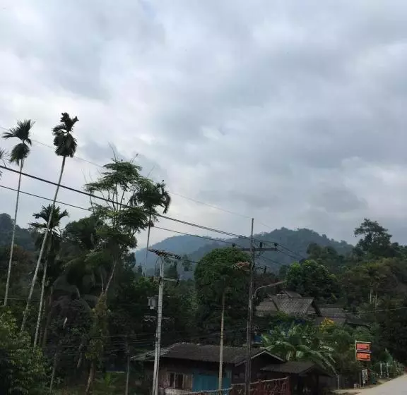 Khaosok Secret Hostel